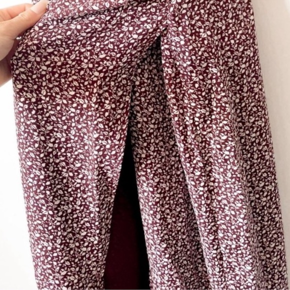 Abercrombie burgundy floral midi dress with side slit - Picture 6 of 9